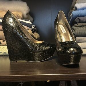 Vintage Steve Madden Platform Wedged Heels. Gently Worn size 7